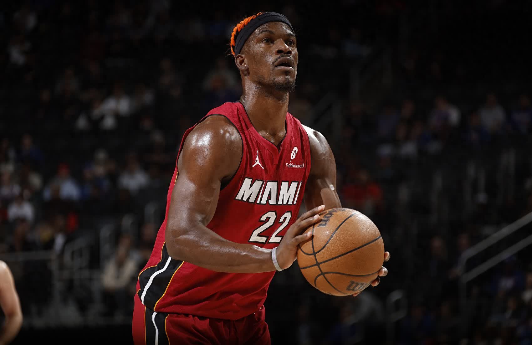 巴特勒迎来十五赛季高光表现，G2球迷沸腾！