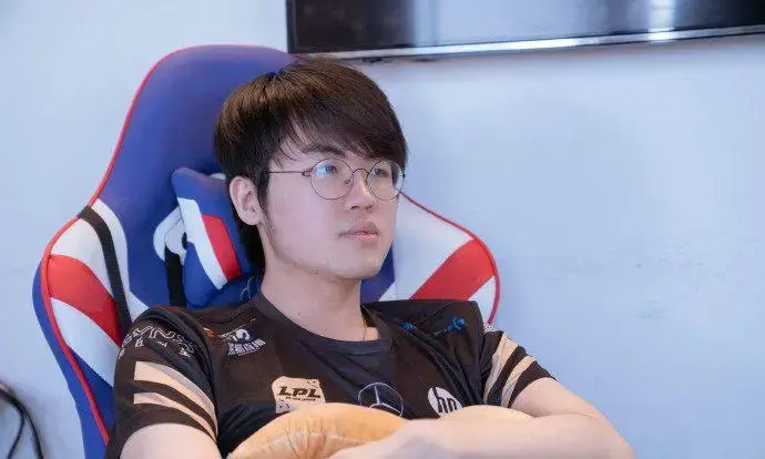 Karsa巅峰对决，Doinb与90激战篮网分钟，回归赛场胜负难料！